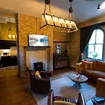 Ξενοδοχείο Stables 5*