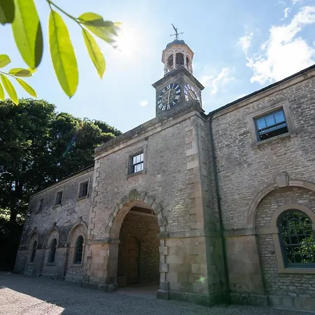 Stables Hotel 5*