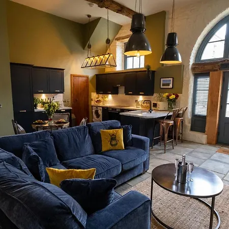 Stables Hotel 5*